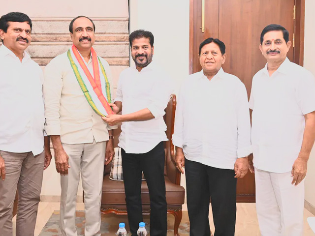 Blow To KCR's Party As Another MLA Joins Ruling Congress In Telangana
