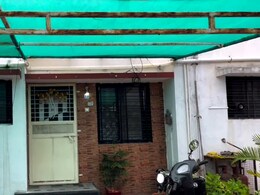 आधी खुली खिड़कियां, चलते फैन और लावारिस स्कूटर... : NEET पेपर लीक के आरोपी के घर का ऐसा है हाल आधी खुली खिड़कियां, चलते फैन और लावारिस स्कूटर... : NEET पेपर लीक के आरोपी के घर का ऐसा है हाल