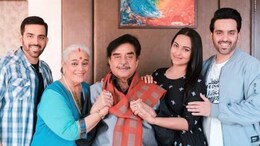 Poonam Sinha And Luv Sinha Unfollow Sonakshi: सोनाक्षी की मां पूनम और भाई लव उनको सोशल मीडिया पर नहीं करते फॉलो, क्या परिवार में सब कुछ है ठीक?