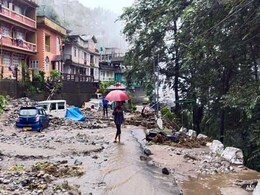 6 की मौत... 1200 पर्यटक फंसे ... सिक्किम में बादल फटा और बाढ़ में बह गई जिंदगियां  6 की मौत... 1200 पर्यटक फंसे ... सिक्किम में बादल फटा और बाढ़ में बह गई जिंदगियां