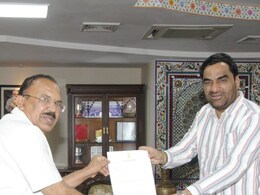 हनुमान बेनीवाल ने विधायक पद से दिया इस्तीफा, बोले- खींवसर से RLP अकेले ही लड़ेगी उपचुनाव हनुमान बेनीवाल ने विधायक पद से दिया इस्तीफा, बोले- खींवसर से RLP अकेले ही लड़ेगी उपचुनाव