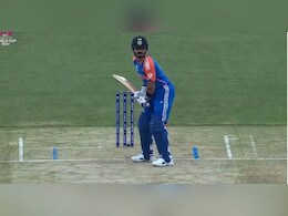 Ind vs Us:  "आपकी फॉर्म को क्या हो गया", सोशल मीडिया कोहली से हुआ खफा, उठने लगी नई मांग Ind vs Us:  "आपकी फॉर्म को क्या हो गया", सोशल मीडिया कोहली से हुआ खफा, उठने लगी नई मांग