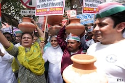 "Matka Phod" Protests By Congress Amid Water Crisis In Delhi "Matka Phod" Protests By Congress Amid Water Crisis In Delhi