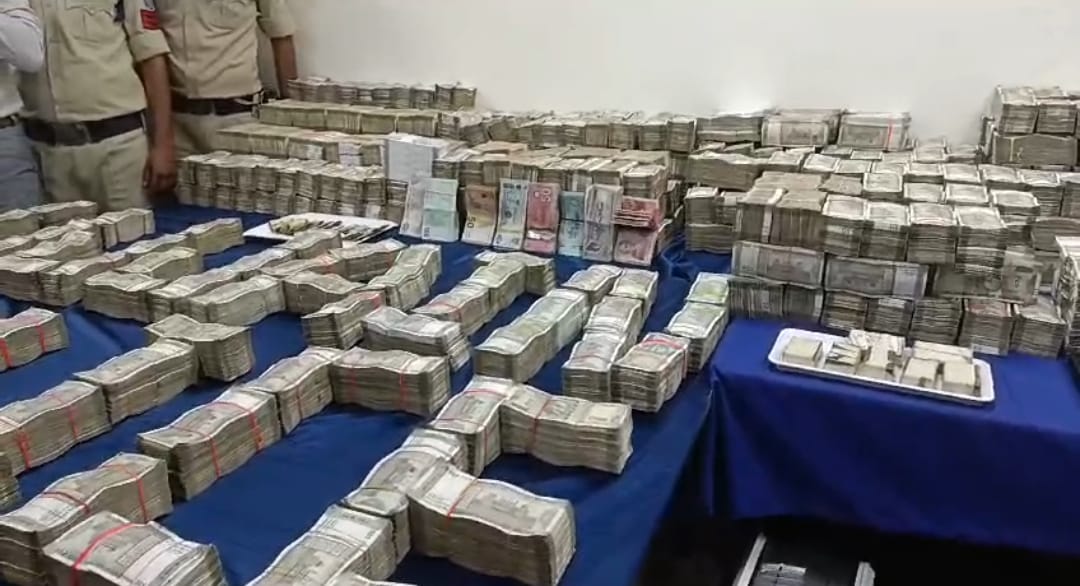 Huge T20 World Cup Betting Racket Busted In Madhya Pradesh, Gang Dealt In Dollars, Pounds, Dirhams