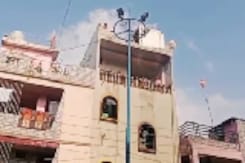 बीजेपी नेता मोनू के हत्यारों के घर पर चला बुलडोजर