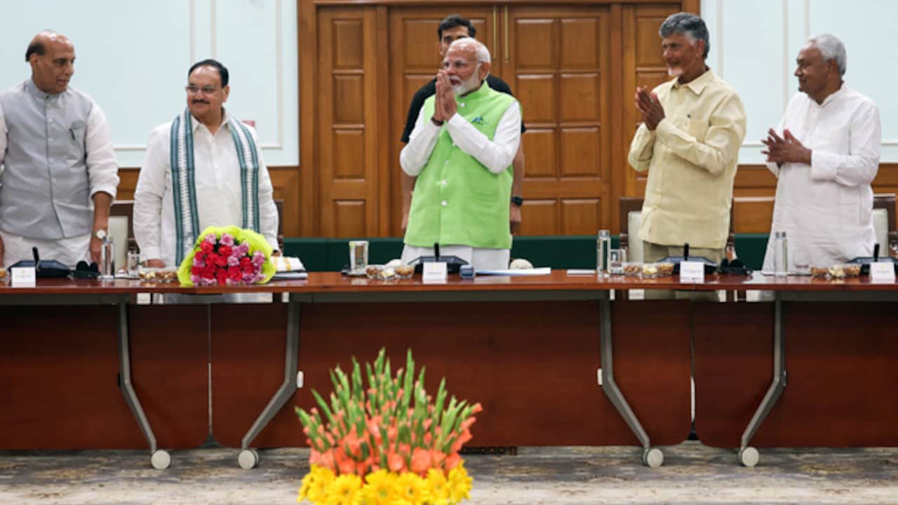 LIVE: दिल्ली में डेढ़ साल बाद आज NDA की बड़ी बैठक,PM मोदी कर