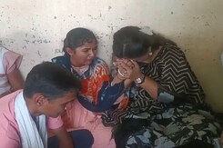 BJP's Pankaja Munde Weeps Over Death By Suicide Of 4 Party Workers BJP's Pankaja Munde Weeps Over Death By Suicide Of 4 Party Workers