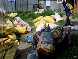 Climate Change And Thinning Ice Exposes Bodies Of Mountaineers On Everest Climate Change And Thinning Ice Exposes Bodies Of Mountaineers On Everest