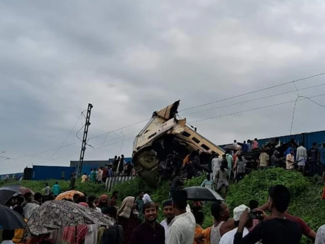 5 Dead, 25 Injured After Goods Train Hits Kanchanjunga Express in Bengal