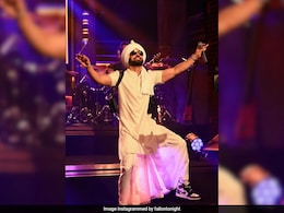 बैंड बाजा और भांगड़ा करते हुए जिम्मी फैलन के शो में पहुंचे दिलजीत दोसांझ, सिखाई पंजाबी तो कुछ ऐसा दिखा होस्ट का रिएक्शन बैंड बाजा और भांगड़ा करते हुए जिम्मी फैलन के शो में पहुंचे दिलजीत दोसांझ, सिखाई पंजाबी तो कुछ ऐसा दिखा होस्ट का रिएक्शन