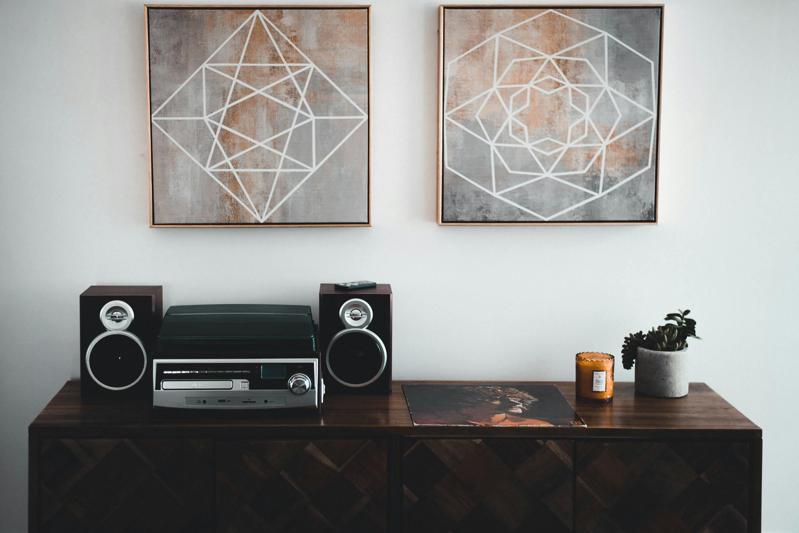 Home Decor: Framing Moments In Style