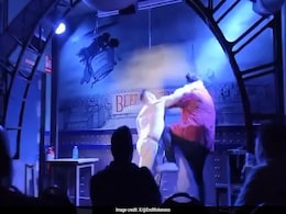 Spanish Comedian Punched By Man For "Offensive" Joke About His Son Spanish Comedian Punched By Man For "Offensive" Joke About His Son