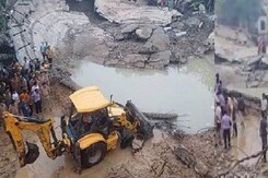 Mathura Water Tank Collapsed: सिर्फ़ 3 साल पहले बनी पानी की टंकी ढह गई! हादसे में 2 लोगों की मौत