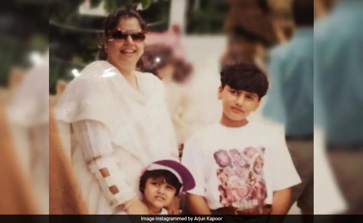 Arjun Kapoor's Reaction To Sister Anshula Remembering Their Late Mother: "I'm Sorry It Doesn't Get Easier"