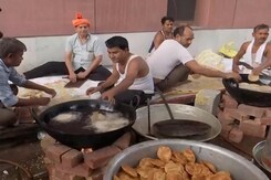 BJP Workers Start Preparation, Poori And Sweets Made At Party Headquarters BJP Workers Start Preparation, Poori And Sweets Made At Party Headquarters