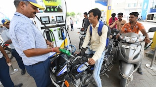 Petrol Diesel Price Today: आज 18 दिसंबर को पेट्रोल-डीजल के नए दाम जारी, टंकी फुल कराने से पहले फटाफट जानें ताजा रेट