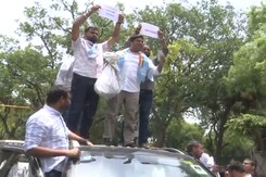 NSUI Protests Outside Education Minister's Residence Over NEET And UGC-NET Exam NSUI Protests Outside Education Minister's Residence Over NEET And UGC-NET Exam
