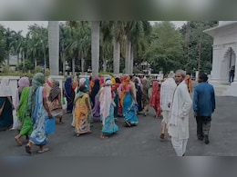 अंगूठा लगवाने के बाद 3 माह से नहीं दिया गया राशन, अब ग्रामीणों ने विधायक संग मिलकर कर दिया 'कांड'