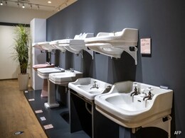 "Warm Seats, Precision Spray": Japan's High-Tech Toilets Go Global "Warm Seats, Precision Spray": Japan's High-Tech Toilets Go Global