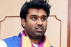 Prajwal Revanna के बड़े भाई Suraj Revanna के ख़िलाफ़ FIR, समलैंगिक उत्पीड़न का केस दर्ज Prajwal Revanna के बड़े भाई Suraj Revanna के ख़िलाफ़ FIR, समलैंगिक उत्पीड़न का केस दर्ज
