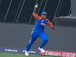 Cricket Rules Changed: मेन्स ODI के नए नियम; दो बॉल के रूल, कनकशन सब्स्टीट्यूट और बाउंड्री कैच में बदलाव Cricket Rules Changed: मेन्स ODI के नए नियम; दो बॉल के रूल, कनकशन सब्स्टीट्यूट और बाउंड्री कैच में बदलाव
