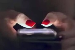 ग्वालियर के व्यापारी के साथ हनी ट्रैप, वॉट्सएप पर दोस्ती की फिर अपने जाल में ऐसे फंसाया ग्वालियर के व्यापारी के साथ हनी ट्रैप, वॉट्सएप पर दोस्ती की फिर अपने जाल में ऐसे फंसाया
