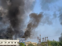 Baloda Bazar News: जैतखाम में तोड़फोड़ से भड़के सतनाम समाज के लोग, प्रदर्शन के दौरान कलेक्ट्रेट परिसर में लगाई आग