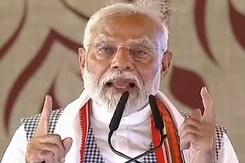वाराणसी पहुंचे पीएम मोदी ने किसानों को दी ये बड़ी सौगात