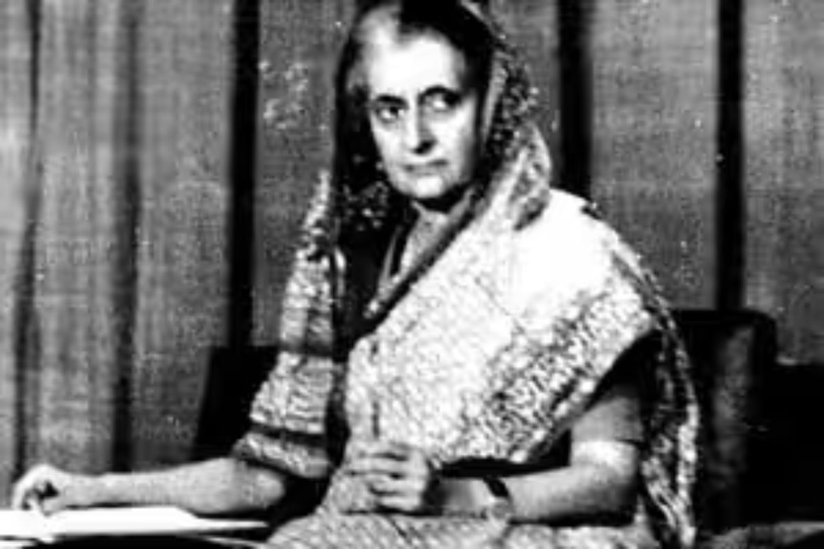 आपातकाल की पृष्ठभूमि