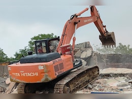 जयपुर में फिर चला जेडीए का बुलडोजर, शख्स पर गिरा पोल, पहले दिन गिराए जाएंगे 120 निर्माण