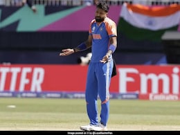 IND vs PAK: हार्दिक पांड्या का यह जश्न अंदाज फैंस के बीच बना चर्चा का विषय, वीडियो हो रहा जमकर वायरल IND vs PAK: हार्दिक पांड्या का यह जश्न अंदाज फैंस के बीच बना चर्चा का विषय, वीडियो हो रहा जमकर वायरल
