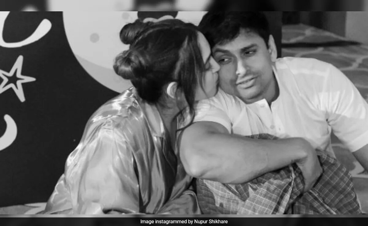 Ira Khan And Nupur Shikhare In Unseen Pics From Pyjama Party: "<i>Gavthi Babu Aur Gori Mem</i>"