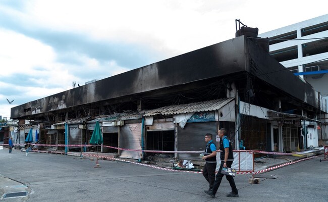 Se produjo un incendio en un mercado de mascotas de Bangkok.  Mata a cientos de animales.