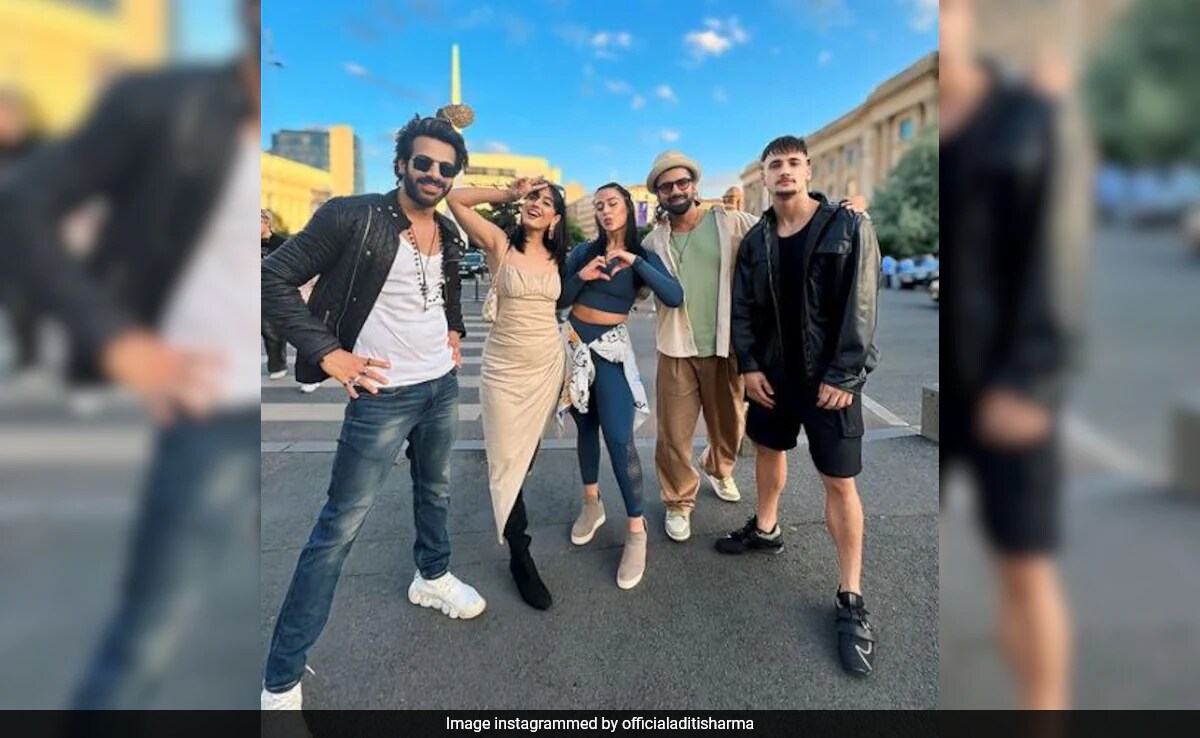 <I>Khatron Ke Khiladi 14</I>: Asim Riaz Poses With Contestants Amid Rumours Of Being Ousted From The Show