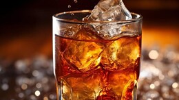 बॉडी को अंदर से बर्बाद कर देगी Cold Drinks, जानिए खतरनाक नुकसान