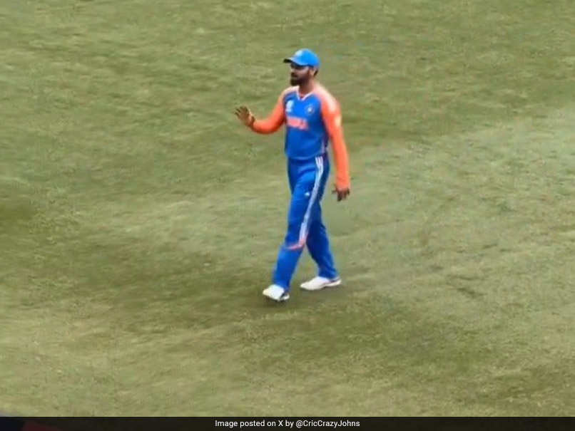 "Anushka Loves...": On Fans' Unique Chant, Virat Kohli Does This. Watch
