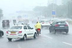 Delhi Rain: गर्मी से तड़प रही दिल्ली को भिगाने आ गई बारिश | Monsoon | Weather Update | NDTV India Delhi Rain: गर्मी से तड़प रही दिल्ली को भिगाने आ गई बारिश | Monsoon | Weather Update | NDTV India