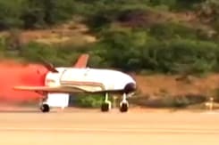 ISRO ने हासिल की ऐतिहासिक कामयाबी,  Reusable Launch Vehicle की सुरक्षित लैंडिंग में हैट्रिक दर्ज ISRO ने हासिल की ऐतिहासिक कामयाबी,  Reusable Launch Vehicle की सुरक्षित लैंडिंग में हैट्रिक दर्ज