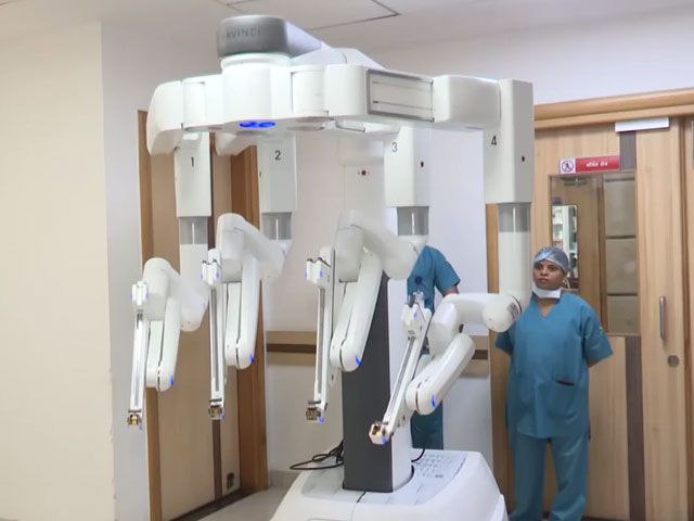 Apollo Hospital Lucknow Introduces State-Of-The-Art Robot for Advanced Surgeries
