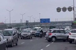 Delhi Rains: भारी बारिश के बाद लंबा जाम, National Highway 9 पर थमी रफ्तार