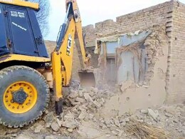 Bulldozer Action: नशा तस्करों की संपत्ति पर कार्रवाई, पुलिस ने पीले पंजे से किया सब कुछ ध्वस्त Bulldozer Action: नशा तस्करों की संपत्ति पर कार्रवाई, पुलिस ने पीले पंजे से किया सब कुछ ध्वस्त