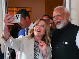 हेलो "Melodi...": जब PM मोदी से कुछ इस अंदाज में मिलीं इटली की PM मेलोनी हेलो "Melodi...": जब PM मोदी से कुछ इस अंदाज में मिलीं इटली की PM मेलोनी