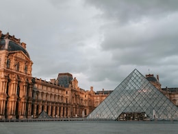 Leaky, Crowded, Hot: Louvre Boss Slams Her Own Museum In Confidential Note