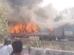 Fire Breaks Out In 3 Coaches Of Taj Express In Delhi, None Hurt Fire Breaks Out In 3 Coaches Of Taj Express In Delhi, None Hurt