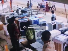 भाजयुमों नेता की खुलेआम गुंडागर्दी, दुकान में घुस व्यापारी को पीटा, वृद्ध मां को भी नहीं छोड़ा, देखें Video