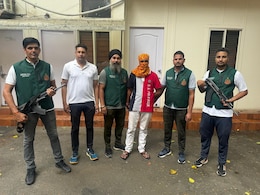दिल्ली : बर्गर किंग मर्डर मामले में एक आरोपी गिरफ्तार, वारदात के पहले और बाद में की थी शूटर्स की मदद दिल्ली : बर्गर किंग मर्डर मामले में एक आरोपी गिरफ्तार, वारदात के पहले और बाद में की थी शूटर्स की मदद
