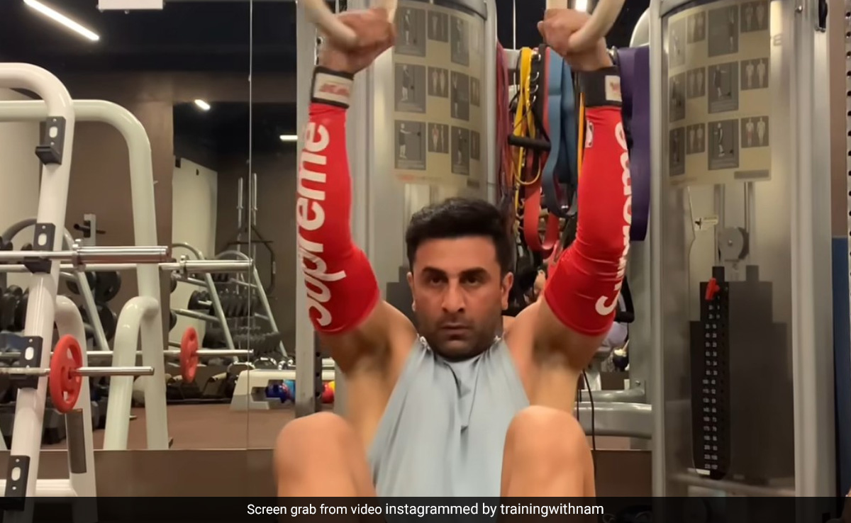 Ranbir Kapoor's "Very First Attempt At Muscle Up" Is How The Week Can Look "Too Good"