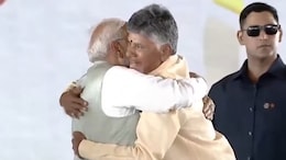 Andhra CM Oath: शपथ ग्रहण के बाद भावुक हुए CM चंद्रबाबू नायडू, पीएम मोदी को लगाया गले