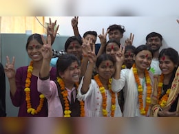 आदिवासी समाज के 26 बच्चों ने किया कमाल, NEET की परीक्षा में मारी बाजी