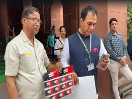 NEET पेपर लीक पर लोकसभा में विपक्ष का हंगामा, M-Seal के पैकेट लेकर सदन क्यों पहुंचे AAP सांसद? NEET पेपर लीक पर लोकसभा में विपक्ष का हंगामा, M-Seal के पैकेट लेकर सदन क्यों पहुंचे AAP सांसद?